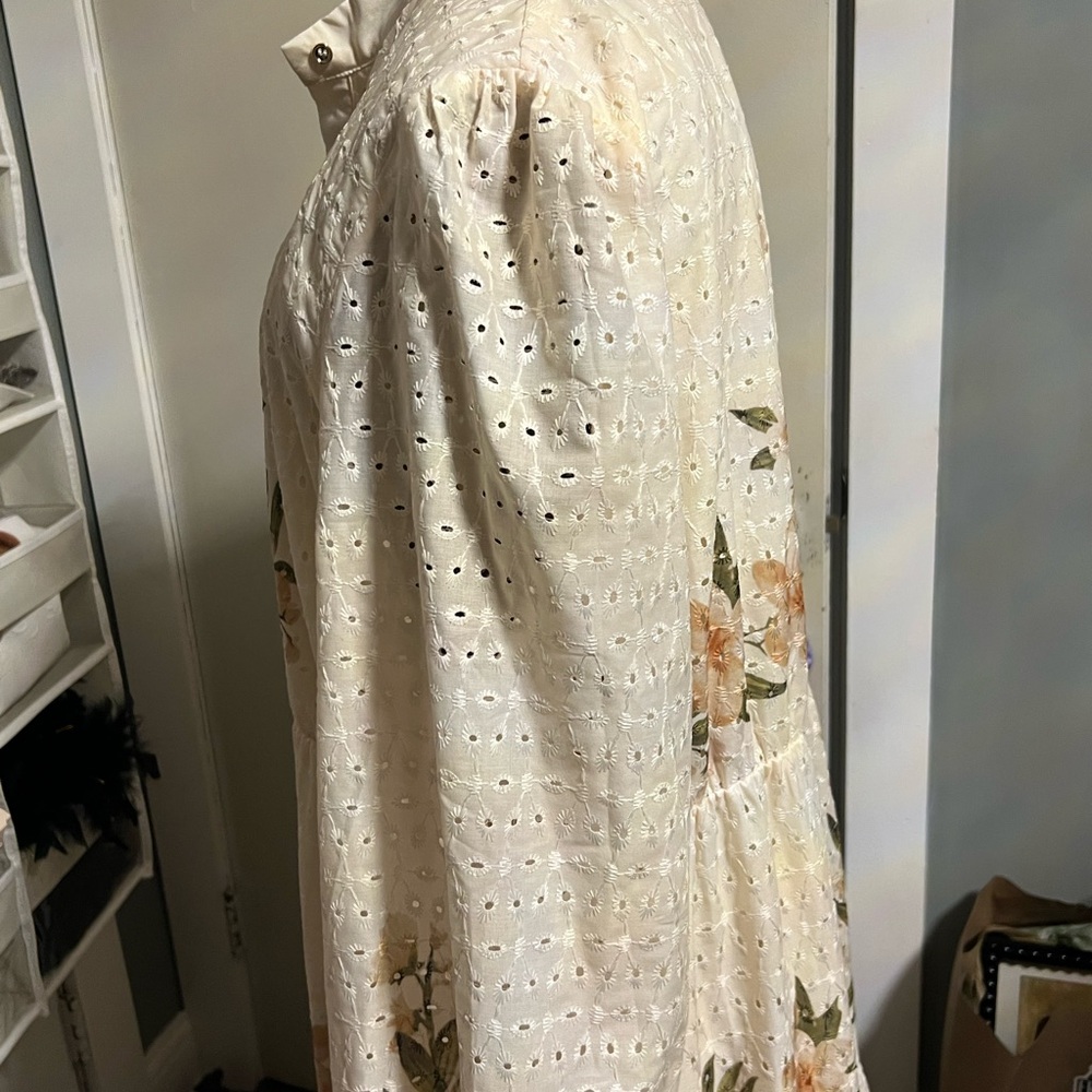 Elegant Cream Floral Long Sleeve Dress - Picture 5 of 8